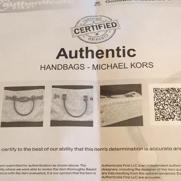 Large Michael Kors hand bag. - Picture 9 of 9